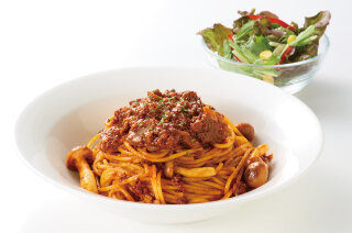 炭火焼ビーフとしめじの贅沢ボロネーゼ