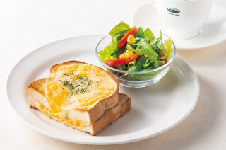 4種チーズのツナトーストサンド