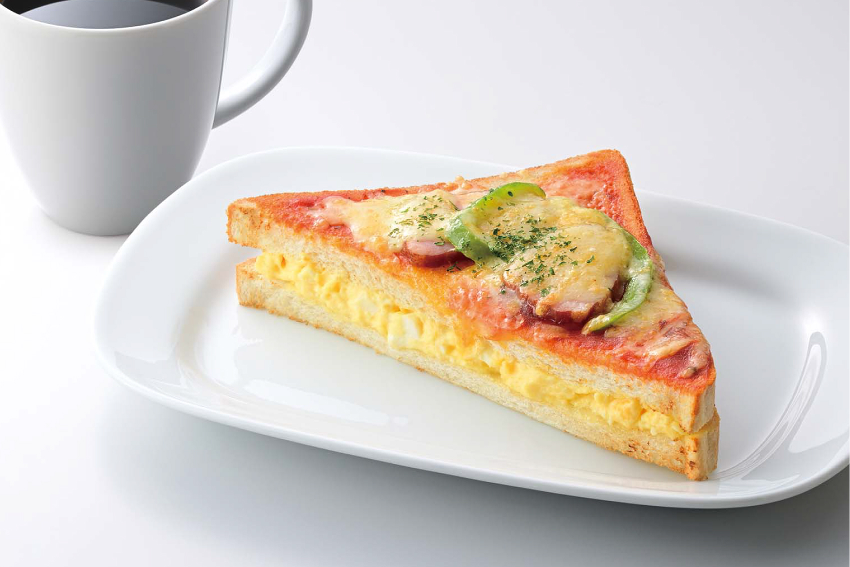 とろけるチーズのピザ＆たまごサンド