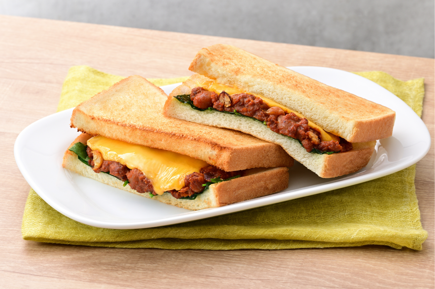 3種の旨辛チリビーンズサンド