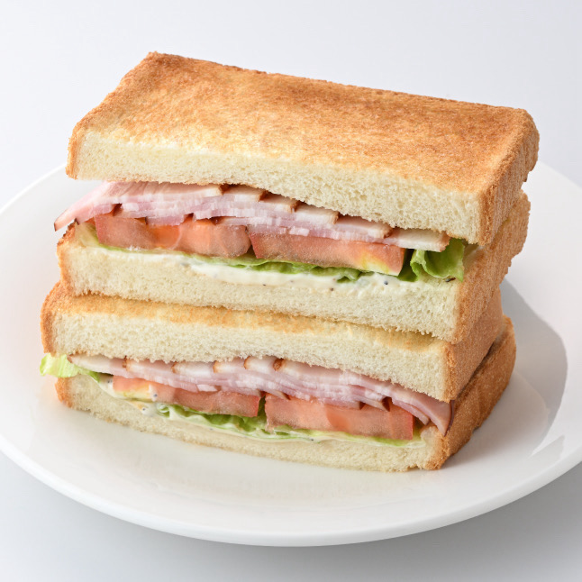 トーストサンド BLT～シーザーサラダ仕立て～