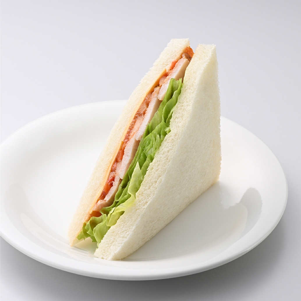 7種野菜のトマトソースとパストラミチキン