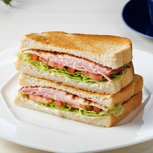 トーストサンド BLT 〜シーザーサラダ仕立て〜