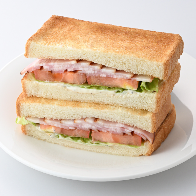 トーストサンド BLT 〜シーザーサラダ仕立て〜