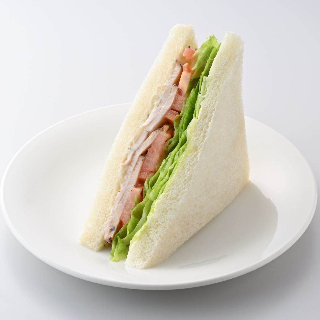 シャキシャキレタスとパストラミチキン～シーザーサラダ仕立て～